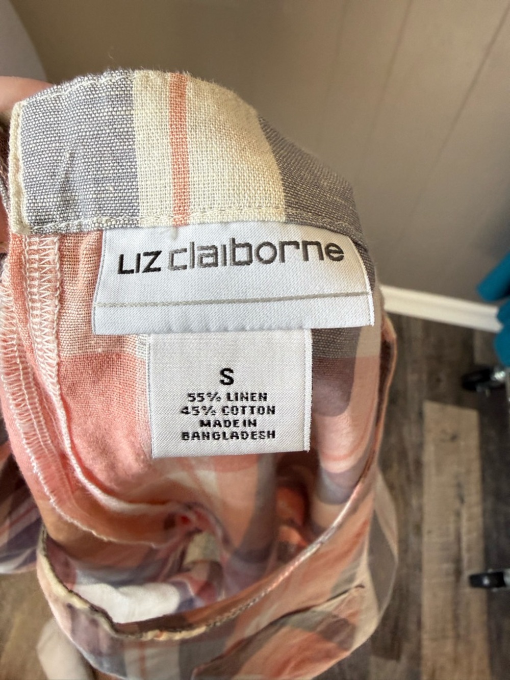 Liz Claiborne Peach and Blue Striped Linen Blend Top - Picture 6 of 7